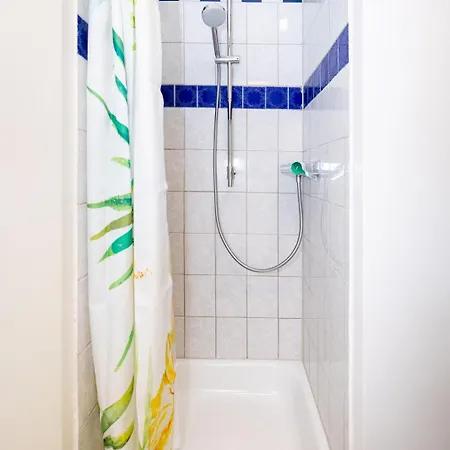 Nettes Kleines Mit Stellplatz Apartment *