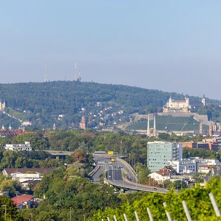 Nettes Kleines Mit Stellplatz Apartmán